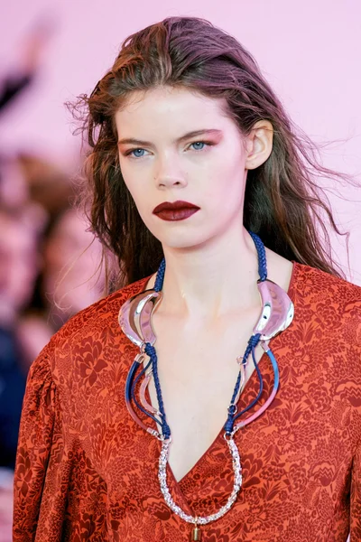 Look 72